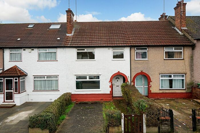 3 Bedroom Terraced House For Sale In Brook Road, London, NW2