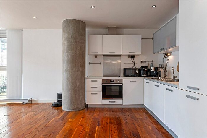 1 Bedroom Flat For Sale In Clowes Street, Salford, Greater Manchester, M3