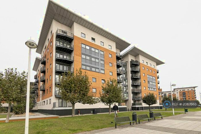 2 Bedroom Flat To Rent In Sheerness Mews, London, E16