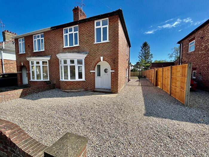 3 Bedroom Semi Detached House For Sale In Halmergate, Spalding, PE11