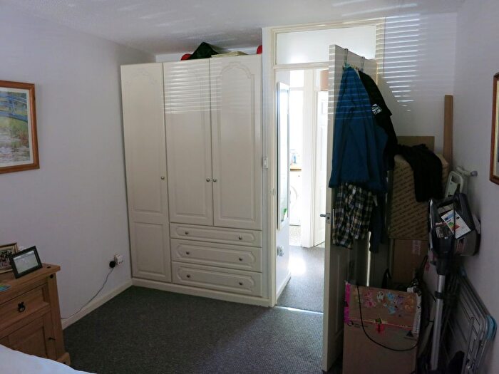 1 Bedroom Flat To Rent In St Johns Road, Westcott, Dorking, RH4
