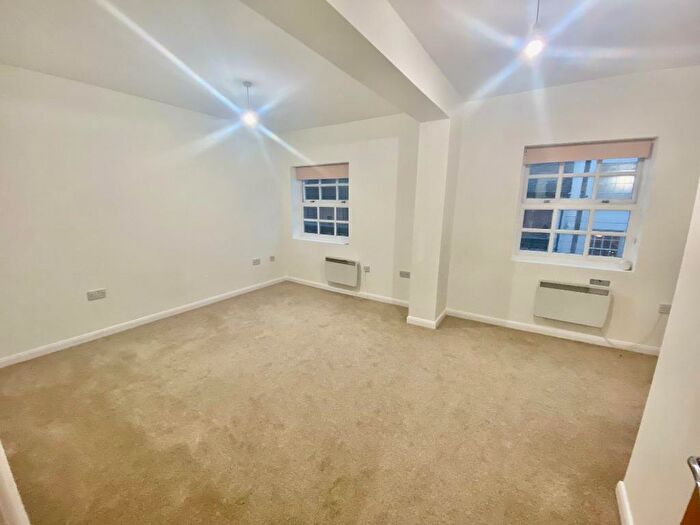 2 Bedroom Flat To Rent In Bolebridge Street, Tamworth, B79