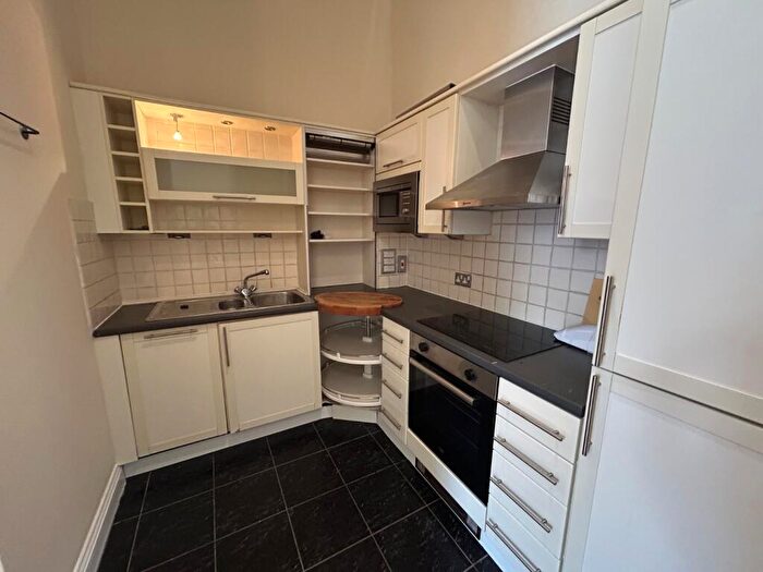 2 Bedroom Flat To Rent In Canute Road, Southampton, SO14