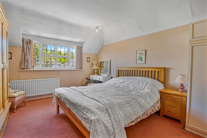 3 Bedroom Detached House For Sale In Shirley Avenue, Sutton, SM1