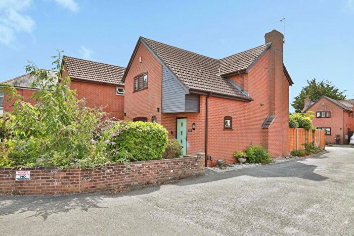3 Bedroom Detached House For Sale In Columbia Road, Ensbury Park, Bournemouth, Dorset, BH10