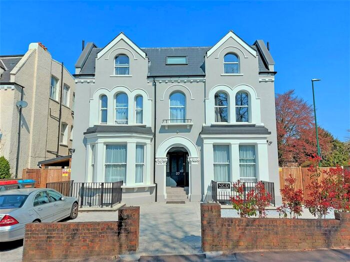 Studio To Rent In Cedar Road, Sutton, SM2