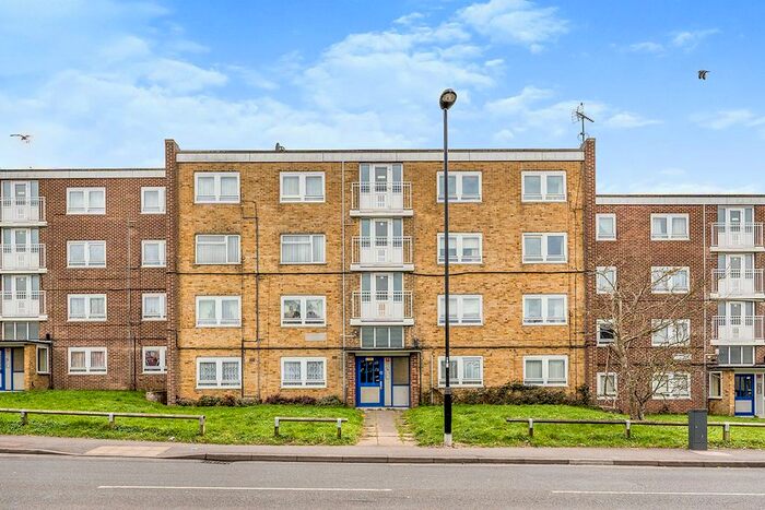 3 Bedroom Flat To Rent In Wimpson Lane, Southampton, Hampshire, SO16