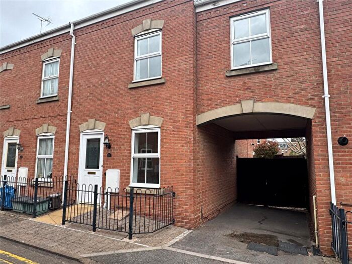 3 Bedroom House To Rent In Chillingworth Mews, Gloucester, GL1