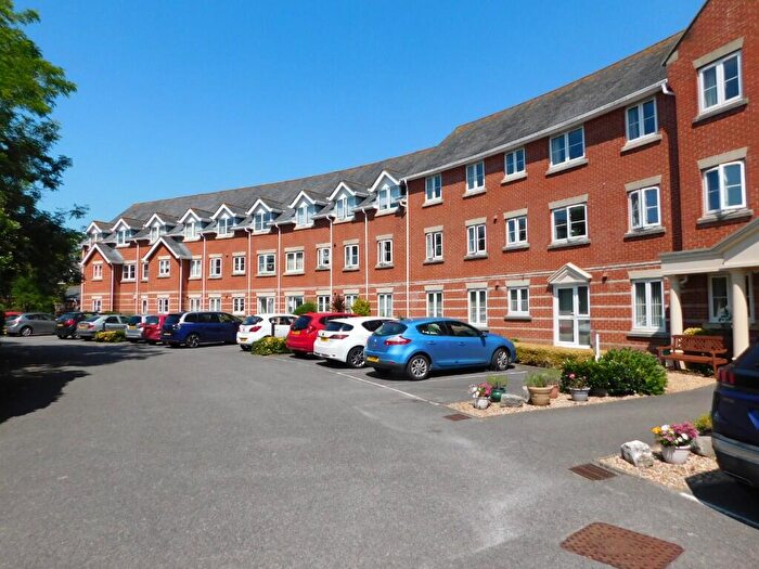 2 Bedroom Apartment For Sale In Regency Crescent, Christchurch, BH23
