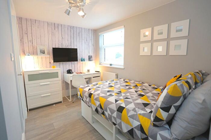 Studio To Rent In En Suite, Tavistock Street, Luton, Bedfordshire, LU1