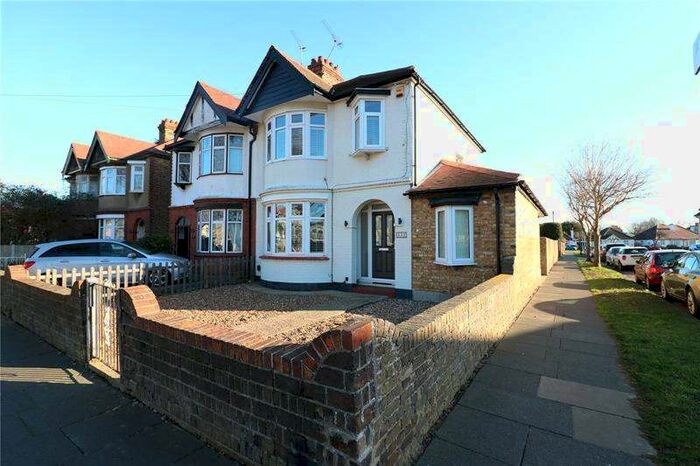 3 Bedroom Semi-Detached House To Rent In Bournemouth Park Road, Southend-on-sea, Essex, SS2