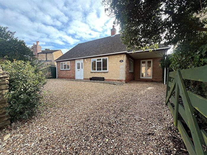 2 Bedroom Property To Rent In Oxford Road, Bletchingdon, Kidlington, OX5