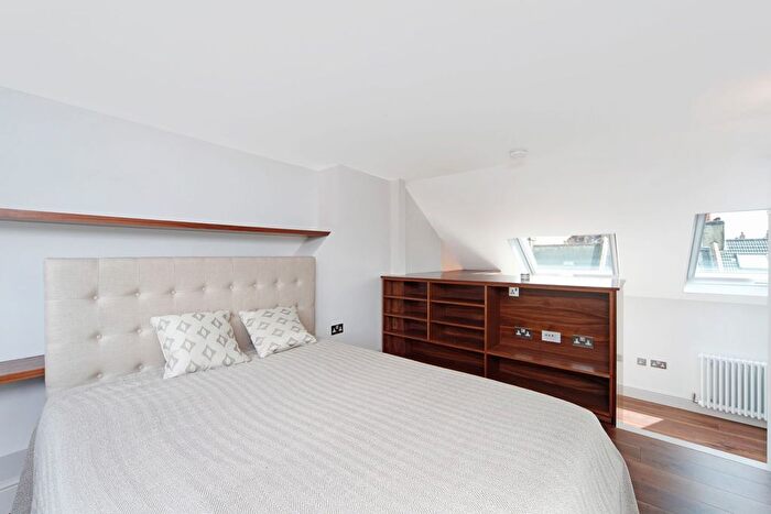 3 Bedroom Flat To Rent In Sedlescombe Road, London, SW6