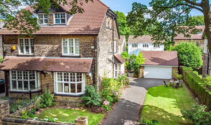 4 Bedroom Semi-Detached House For Sale In The Drive, Leeds, LS8