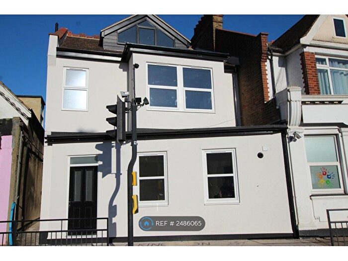 1 Bedroom Flat To Rent In London Road, Westcliff-On-Sea, SS0