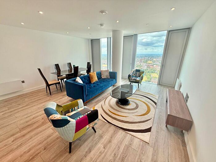 3 Bedroom Apartment To Rent In Thr, Silvercroft Street, M15