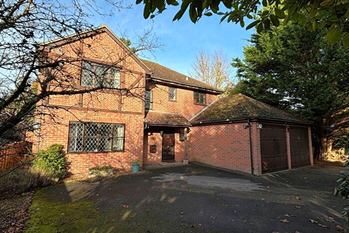 4 Bedroom Detached House For Sale In Salisbury Road, Hungerford, RG17