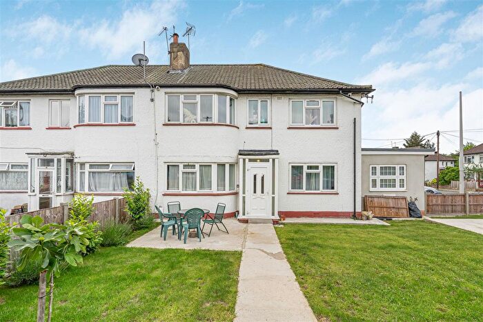 1 Bedroom Flat To Rent In Otterburn Gardens, Isleworth, TW7