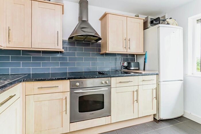 2 Bedroom Flat For Sale In Pennycroft, Pixton Way, Croydon, CR0