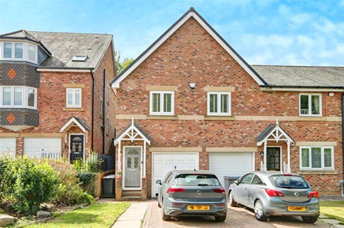2 Bedroom Flat For Sale In Lowes Wynd, Nevilles Cross, Durham, DH1