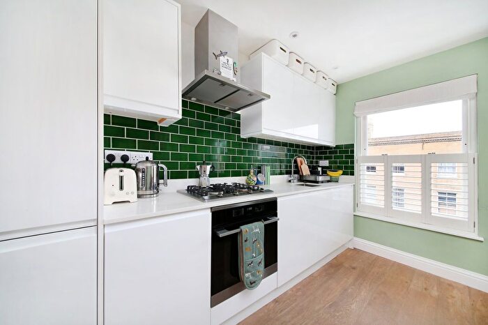 2 Bedroom Flat To Rent In Concanon Road, Brixton, SW2