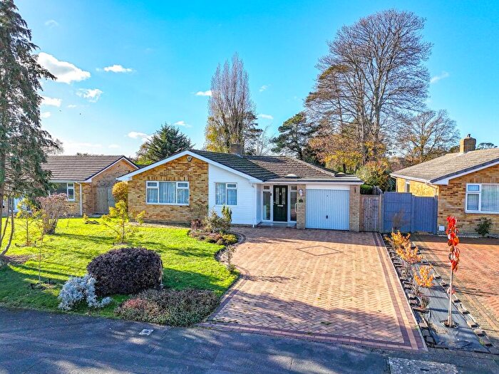 4 Bedroom Detached Bungalow For Sale In Glenavon Road, Highcliffe, Christchurch, BH23