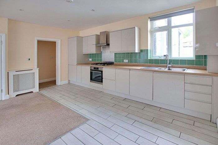 2 Bedroom Flat For Sale In Bridle Parade, Bridle Road, Shirley, CR0