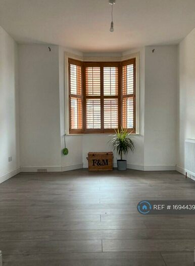 3 Bedroom Terraced House To Rent In Swindon, Swindon, SN1