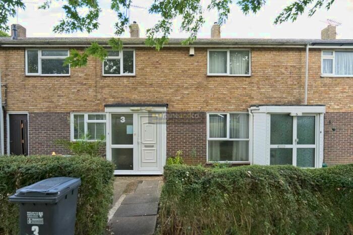 4 Bedroom Property To Rent In Heron Way, Hatfield, AL10