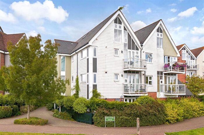 2 Bedroom Apartment To Rent In Ames Way, Kings Hill, ME19