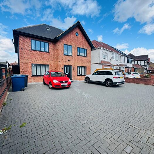 7 Bedroom Detached House For Sale In Norwood Road, Southall, UB2