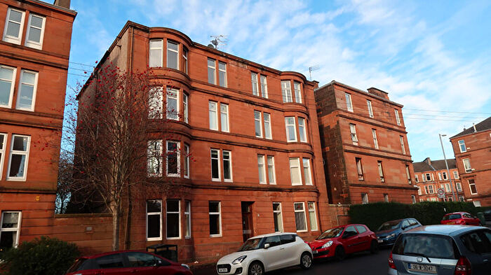 2 Bedroom Flat To Rent In Lochside Street, Shawlands, G41