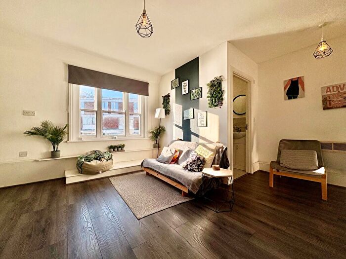 1 Bedroom Apartment To Rent In New Road, Ware, SG12