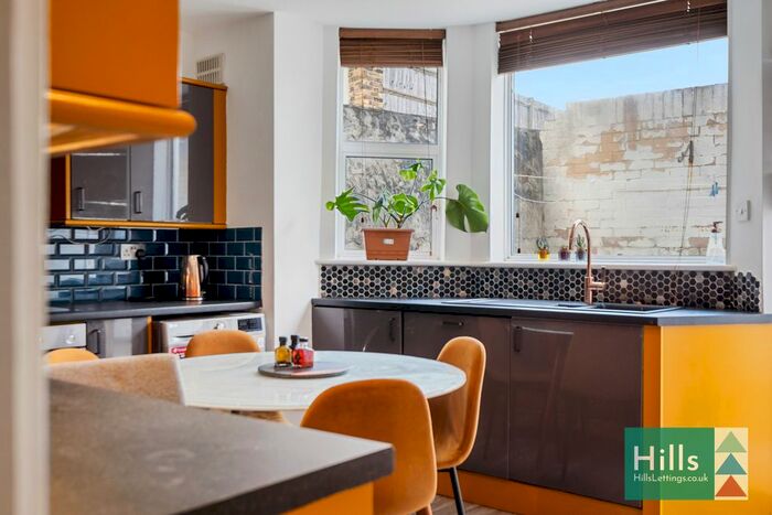 2 Bedroom Flat To Rent In Eglinton Hill, London, SE18