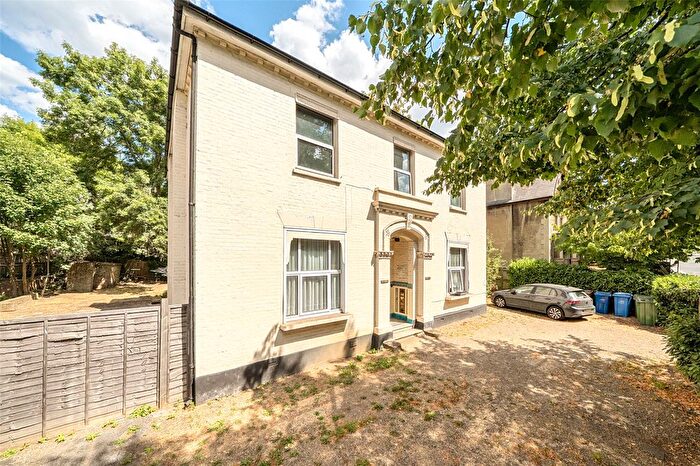 4 Bedroom Detached House For Sale In Lordship Lane, London, SE22