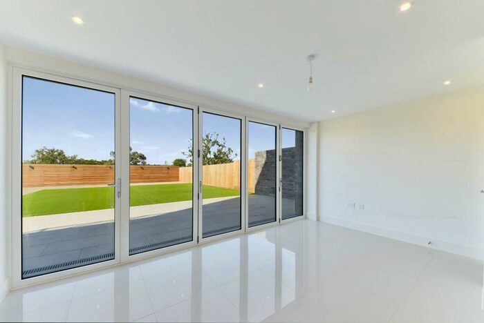 4 Bedroom Detached House To Rent In Ridgeway Views, Mill Hill, London, NW7