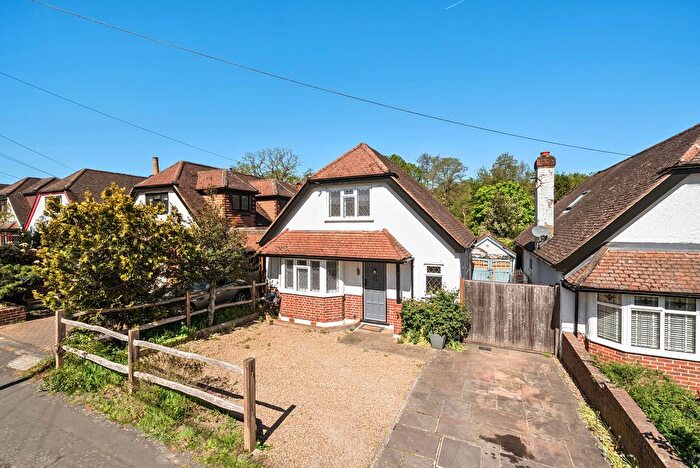 3 Bedroom Detached House For Sale In Woodlands Avenue, West Byfleet, KT14