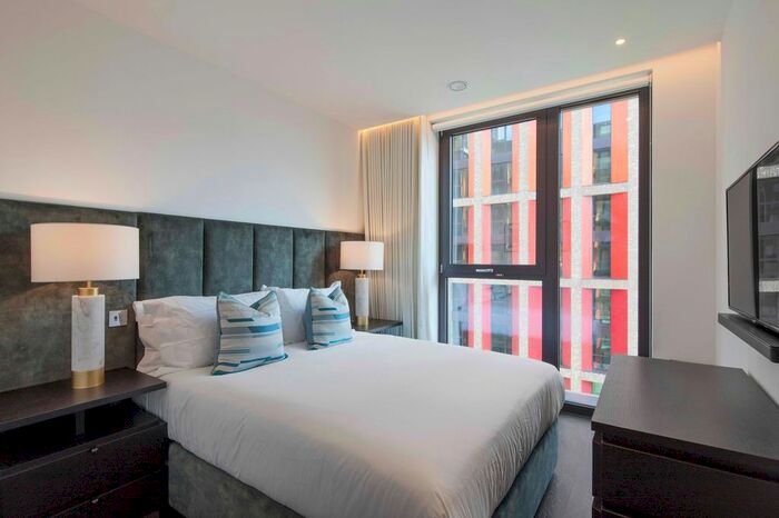 2 Bedroom Flat To Rent In Charles Clowes Walk, London, SW11