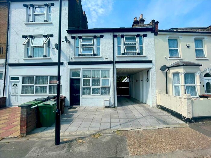 3 Bedroom House To Rent In Erskine Road, Walthamstow, London, E17