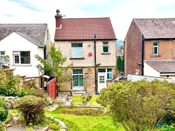 3 Bedroom Detached House To Rent In Heaton Road, Huddersfield, HD1