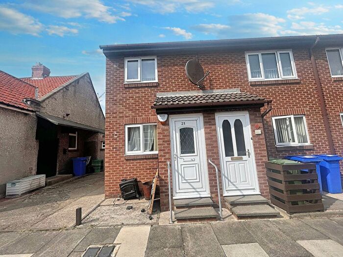 2 Bedroom Flat To Rent In Regent Court, Blyth, NE24