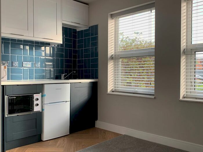 1 Bedroom Studio To Rent In Cliftonville Avenue, Ramsgate, CT12