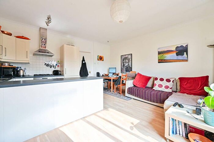1 Bedroom Flat For Sale In Plover Way, Rotherhithe, London, SE16