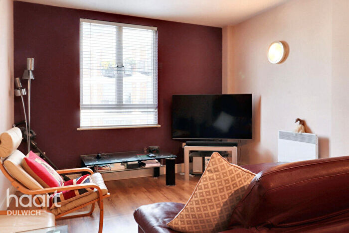 1 Bedroom Apartment For Sale In Southampton Way, London, SE5