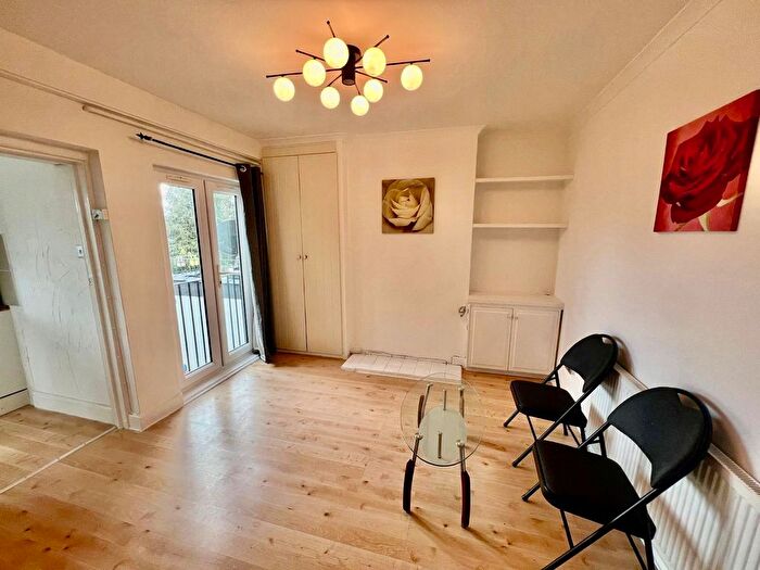 2 Bedroom Maisonette To Rent In Stanley Avenue, Greenford, Middlesex, UB6