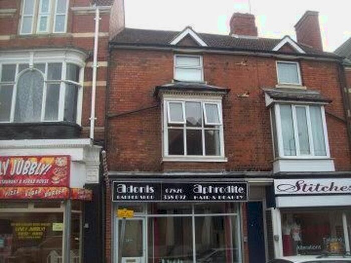 2 Bedroom Flat To Rent In High Street, Rushden NN10