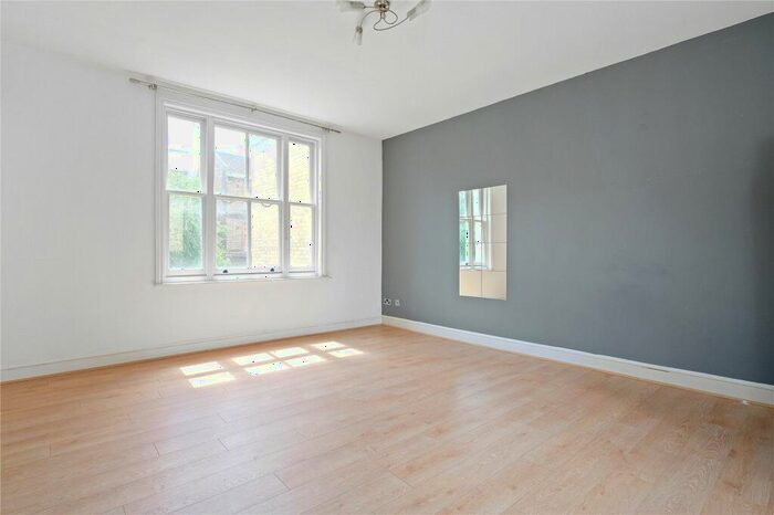 2 Bedroom Apartment To Rent In Englefield Road, Islington, Canonbury, London, N1