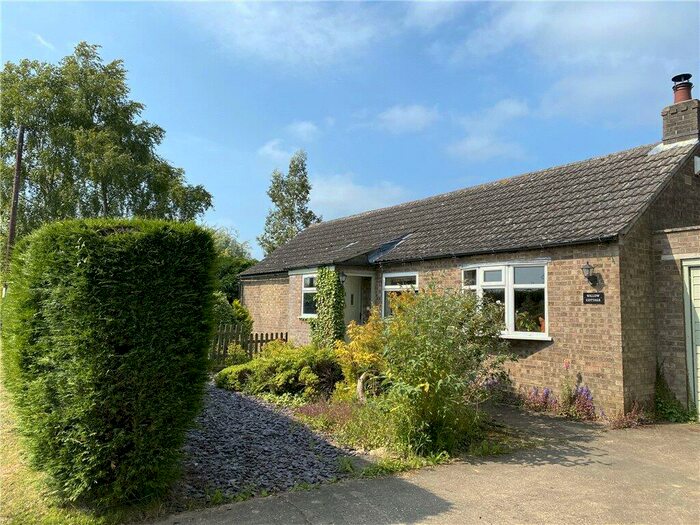 4 Bedroom Bungalow For Sale In Folkingham Road, Pickworth, Sleaford, NG34