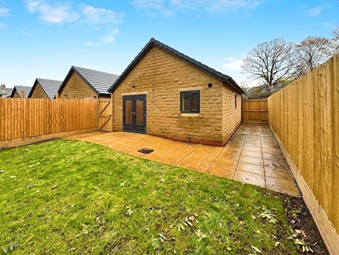 2 Bedroom Bungalow To Rent In Paddock Fields, Huddersfield, HD4