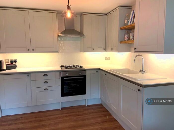 1 Bedroom Flat To Rent In Finsbury Place, Chipping Norton, OX7